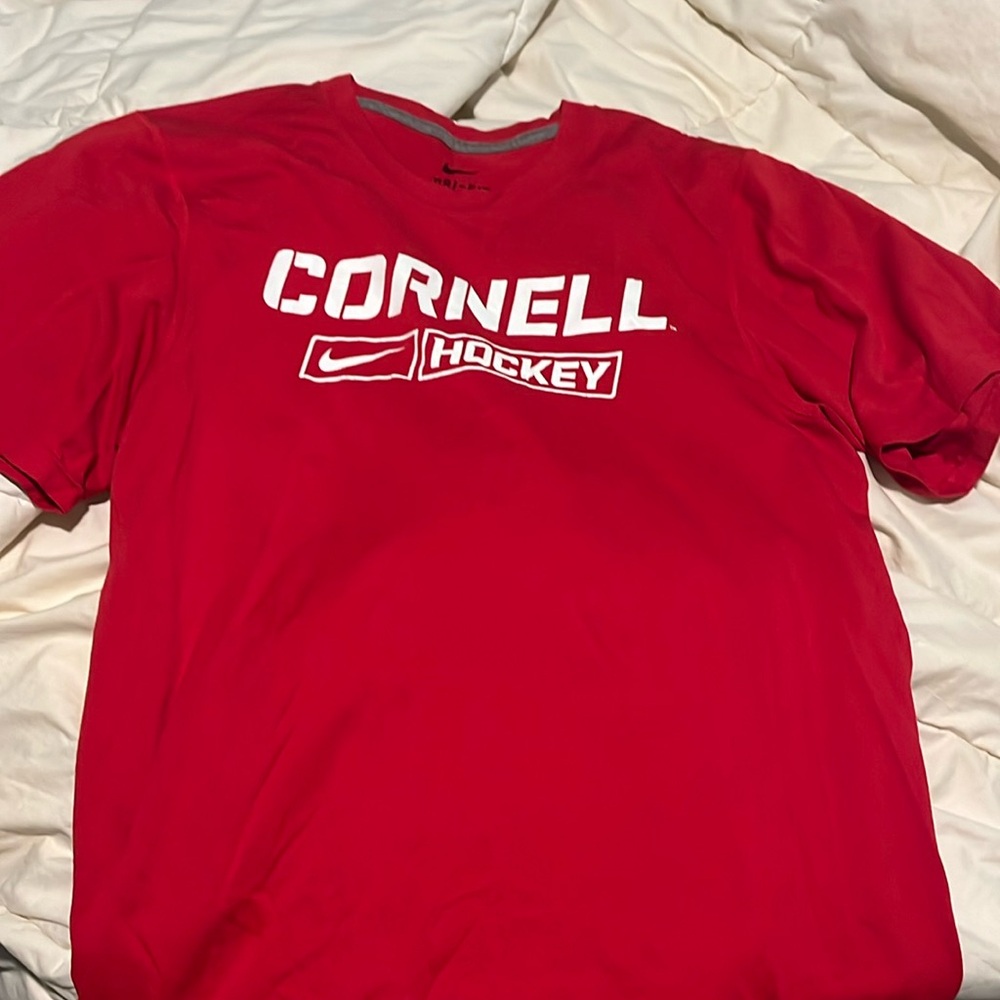 Cornell hockey t shirt